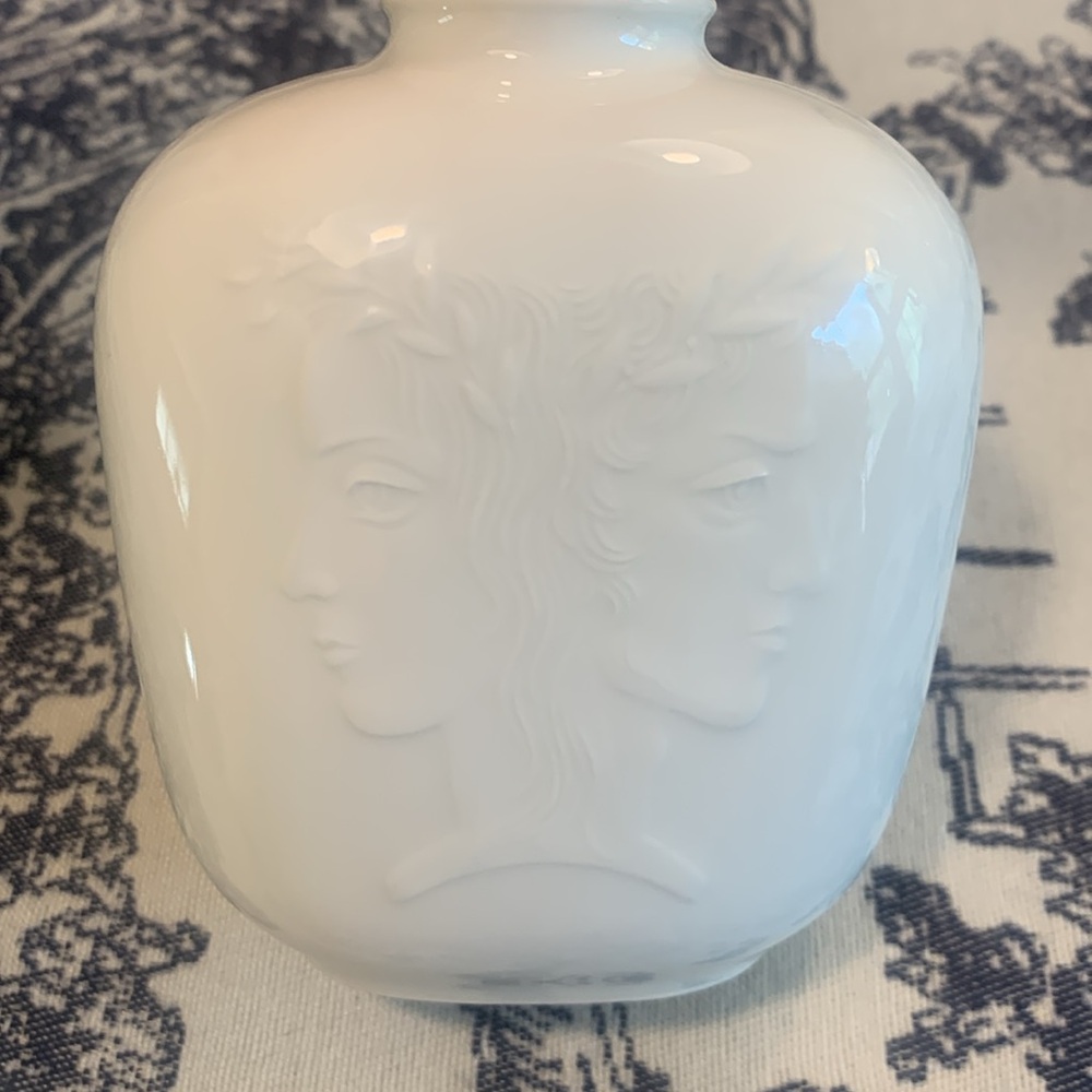 Königliche Porzellan-Manufaktur Berlin (KPM) antique vase
